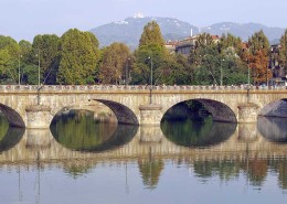 Torino, il Po, Superga sullo sfondo